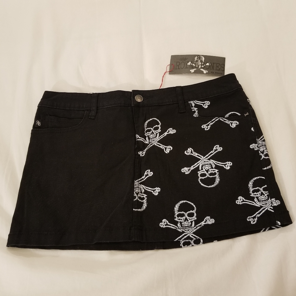 Brand New Royal Bones black&skullcrossbones skirt